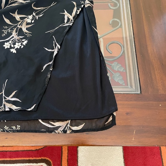 JR Bentley Women’s Floral Maxi Skirt slits size 14 NWOT - Picture 13 of 14